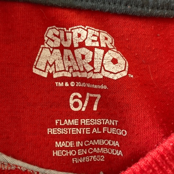 Super Mario Pajama Set - Picture 4 of 6